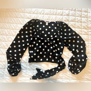 VS Semi Sheer Cropped Tie Front Small